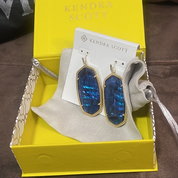 Kendra Scott Danielle blue earrings - Picture 3 of 3